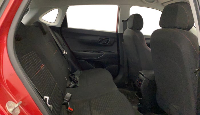 2021 Hyundai NEW I20 SPORTZ 1.2 AT, Petrol, Automatic, 32,918 km, Right Side Rear Door Cabin