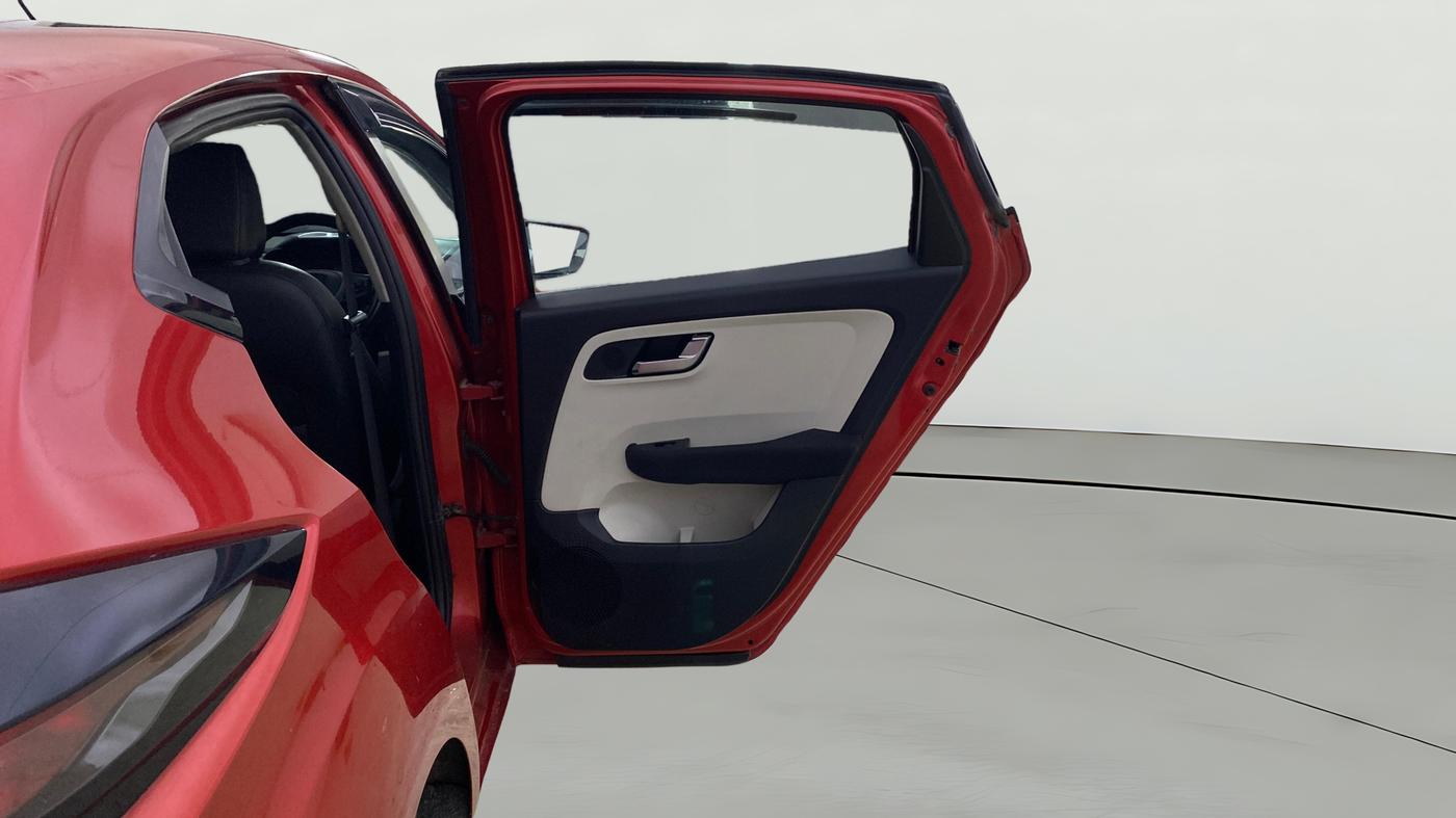 2021 Tata ALTROZ XZ PLUS PETROL, Petrol, Manual, 29,312 km, RHS Rear Door