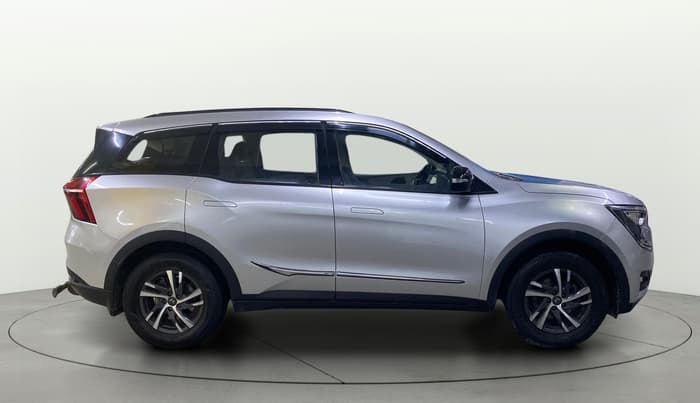 2022 Mahindra XUV700 AX 5 P MT 7 STR, Petrol, Manual, 66,407 km, Right Side View