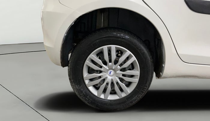 2015 Maruti Swift VXI, Petrol, Manual, 1,04,882 km, Right Rear Wheel