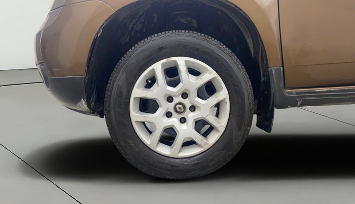 2016 Renault Duster RXL PETROL, Petrol, Manual, 52,815 km, Left Front Wheel