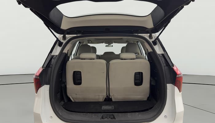 2022 Mahindra XUV700 AX 5 P MT 7 STR, Petrol, Manual, 55,215 km, Boot Open Zoomed View