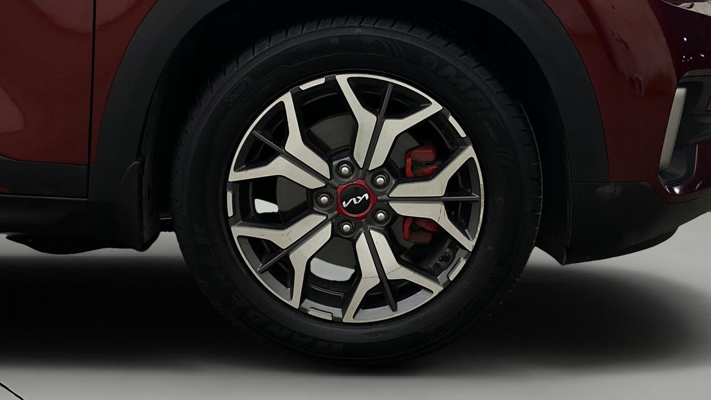 2021 KIA SELTOS GTX PLUS AT 1.5 DIESEL, Diesel, Automatic, 97,538 km, Right Front Wheel