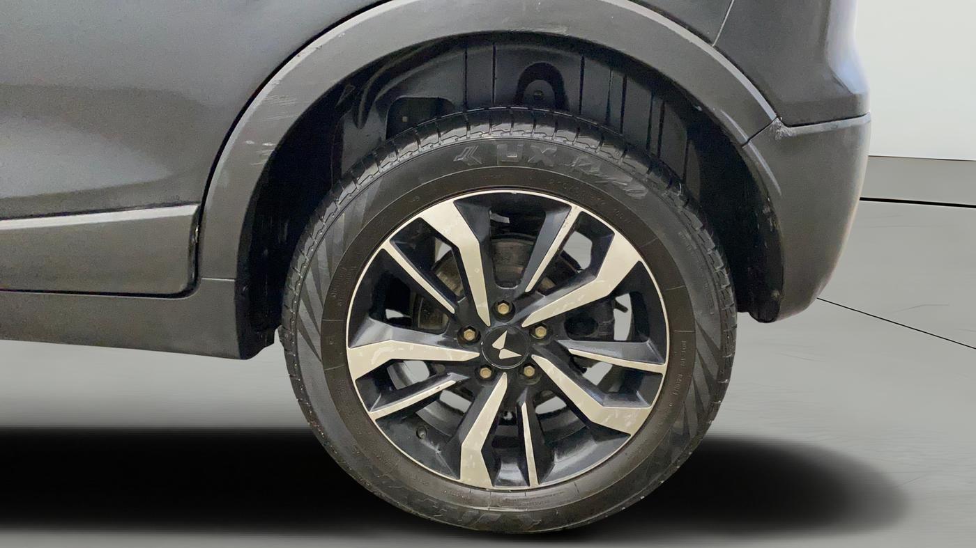 2019 Mahindra XUV300 W6 1.2 PETROL, Petrol, Manual, 67,763 km, Left Rear Wheel