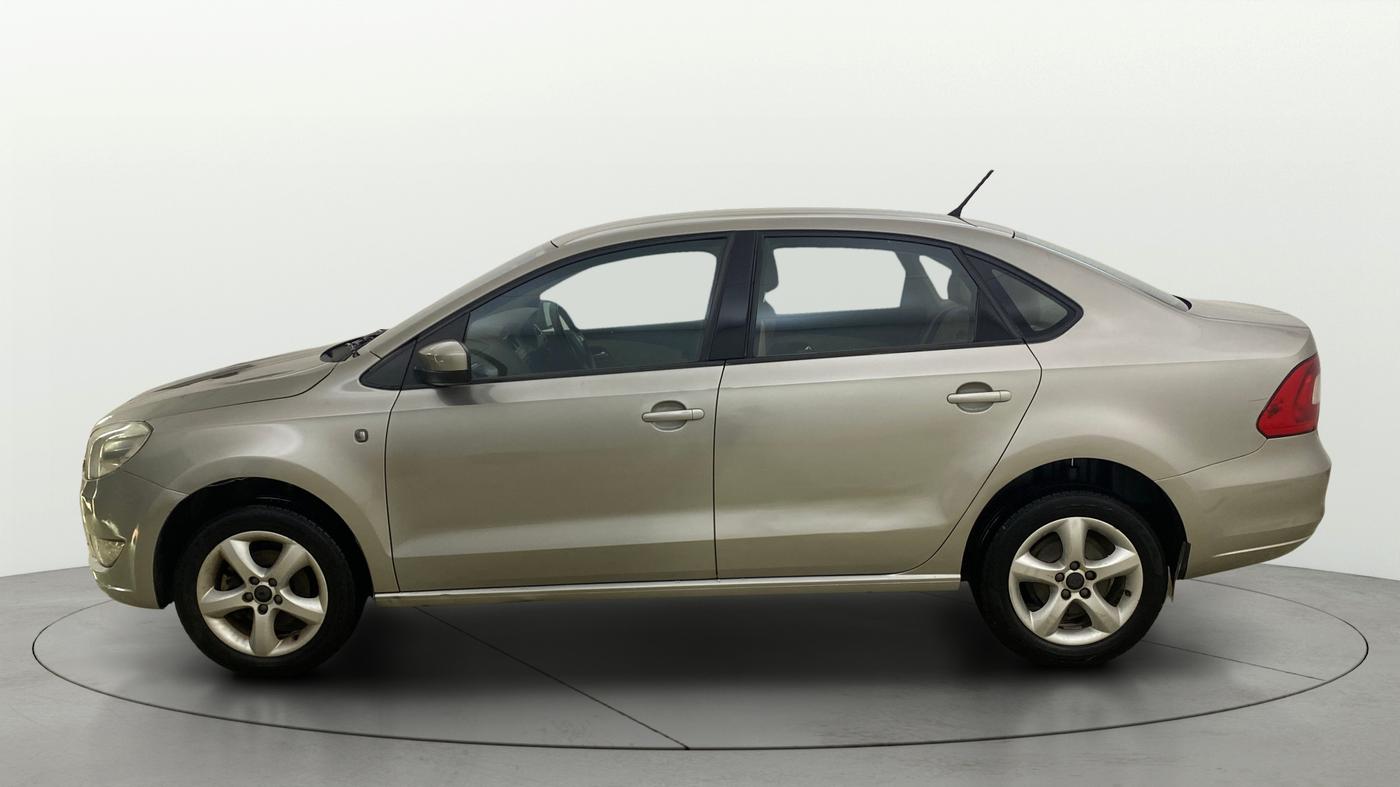 2014 Skoda Rapid ELEGANCE 1.6 MPI MT, Petrol, Manual, 55,404 km, Left Side