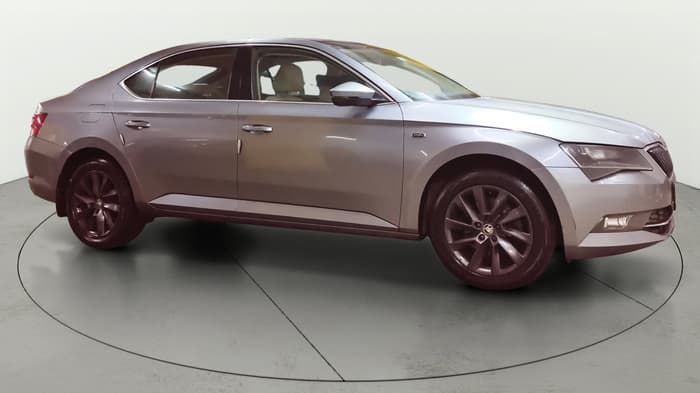 2017 Skoda Superb L&K 1.8 TSI AT, Petrol, Automatic, 61,390 km, Right Front Diagonal