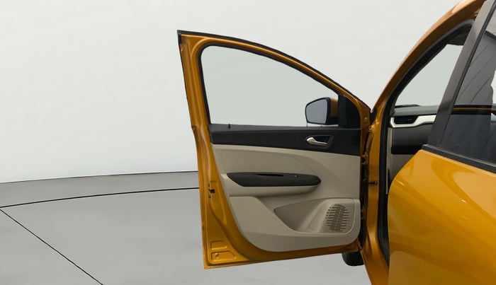 2019 Renault TRIBER RXZ, Petrol, Manual, 27,832 km, LHS Front Door