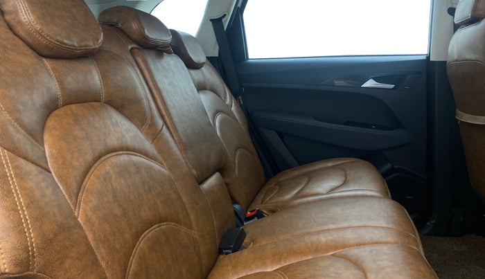 2022 MG HECTOR SHINE 1.5 PETROL TURBO CVT, Petrol, Automatic, 18,129 km, Right Side Rear Door Cabin