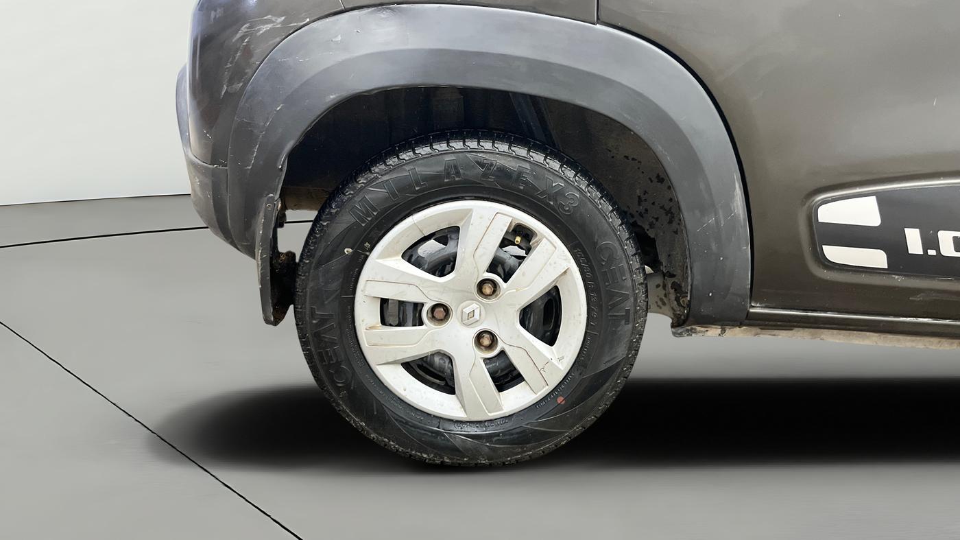 2018 Renault Kwid RXL 1.0 AMT, CNG, Automatic, 64,078 km, Right Rear Wheel