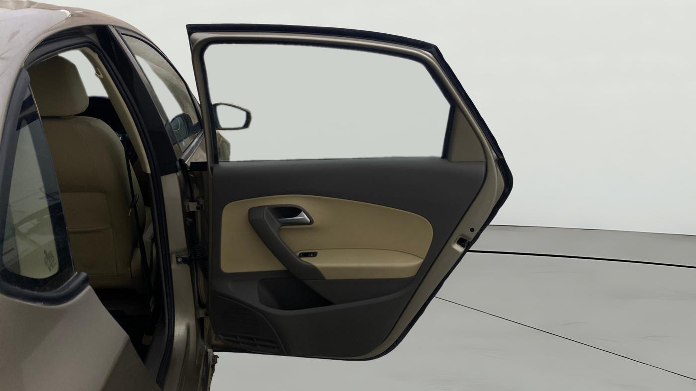 2016 Volkswagen Vento HIGHLINE PETROL AT, Petrol, Automatic, 49,229 km, RHS Rear Door