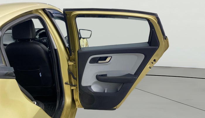 2020 Tata ALTROZ XZ PETROL, Petrol, Manual, 25,134 km, RHS Rear Door