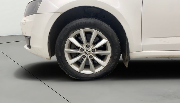 2015 Skoda Octavia ELEGANCE 1.8 TSI AT, Petrol, Automatic, 1,23,529 km, Left Front Wheel