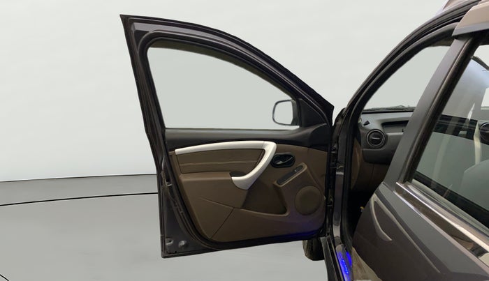 2018 Renault Duster RXS PETROL, Petrol, Manual, 40,570 km, LHS Front Door