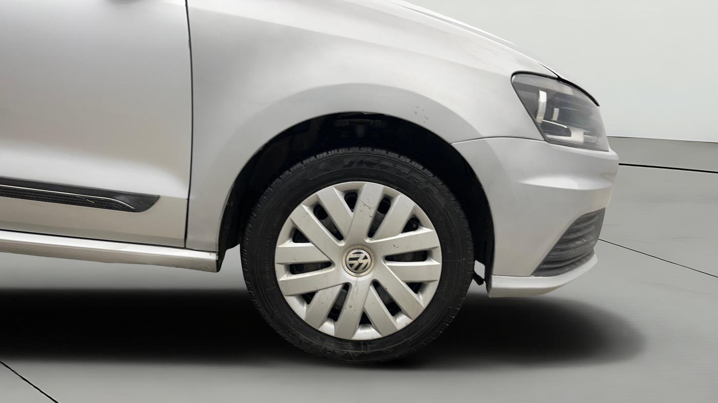 2018 Volkswagen Ameo COMFORTLINE 1.0L, Petrol, Manual, 50,975 km, Right Front Wheel