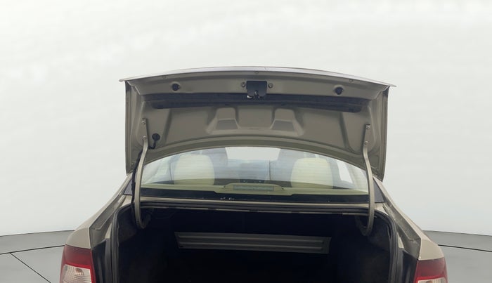 2017 Skoda Rapid 1.6 MPI ACTIVE, Petrol, Manual, 67,939 km, Boot Door Open