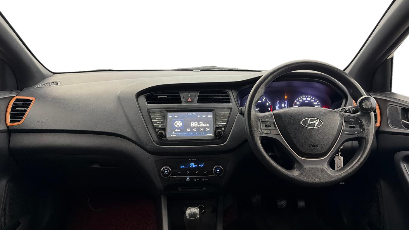 2017 Hyundai Elite i20 ASTA 1.2 DUAL TONE, Petrol, Manual, 72,097 km, Dashboard