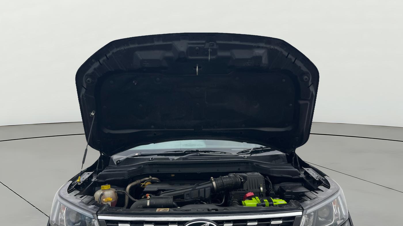 2019 Mahindra XUV300 W8 1.2 PETROL, Petrol, Manual, 55,445 km, Open Bonet