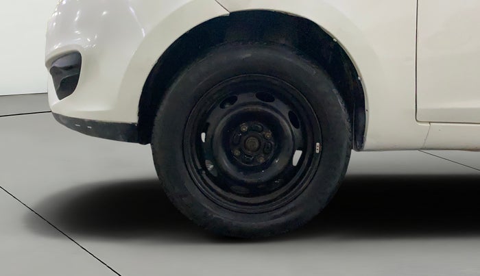 2015 Tata Zest XM 90PS DIESEL, Diesel, Manual, 92,902 km, Left Front Wheel