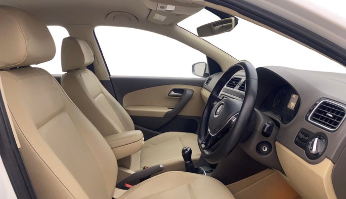 2018 Volkswagen Vento HIGHLINE 1.6 MPI, Petrol, Manual, 50,960 km, Right Side Front Door Cabin