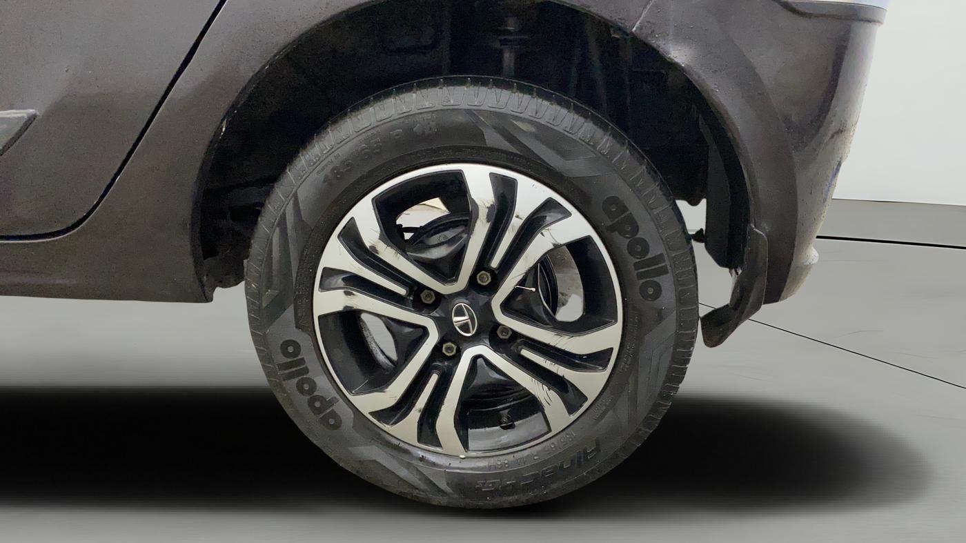 2022 Tata Tiago XZ PLUS CNG, CNG, Manual, 82,951 km, Left Rear Wheel