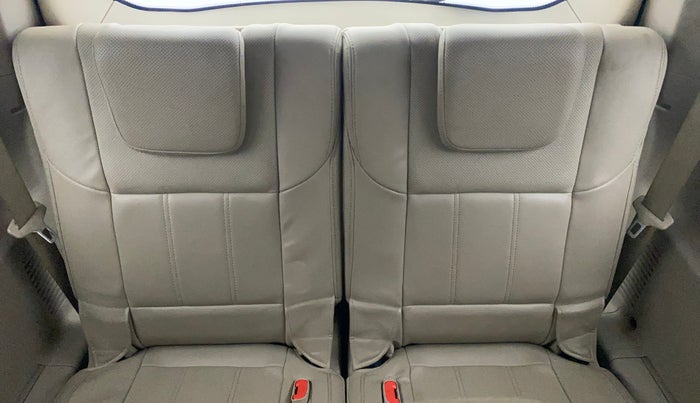 2017 Mahindra XUV500 W10 AT, Diesel, Automatic, 76,548 km, Third Seat Row ( optional )