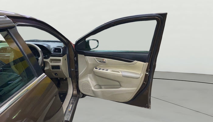 2017 Maruti Ciaz DELTA 1.4 MT PETROL, Petrol, Manual, 63,248 km, RHS Front Door