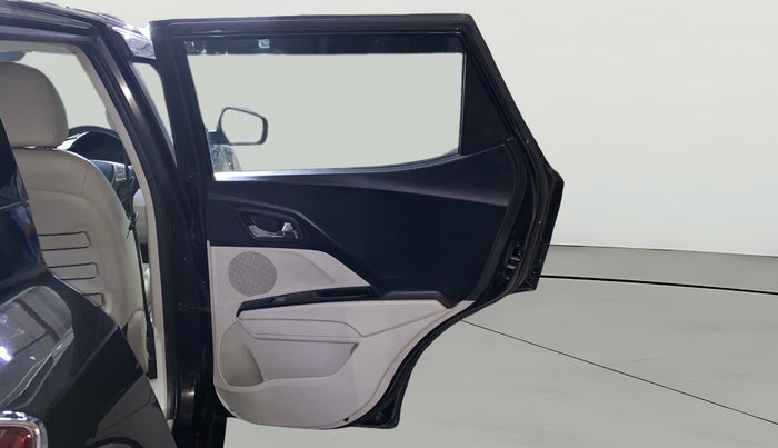 2021 Mahindra XUV300 W8 1.2 PETROL, Petrol, Manual, 53,404 km, RHS Rear Door