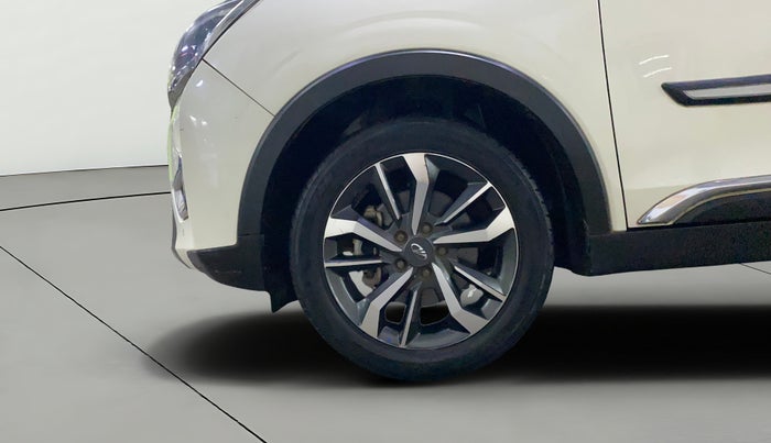 2021 Mahindra XUV300 W8 (O) 1.2 PETROL, Petrol, Manual, 67,600 km, Left Front Wheel