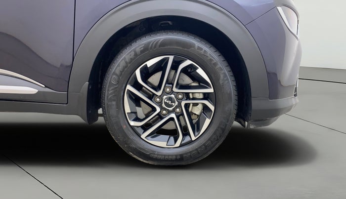 2023 KIA CARENS LUXURY PLUS 1.5 PETROL DCT 7 STR, Petrol, Automatic, 15,166 km, Right Front Wheel