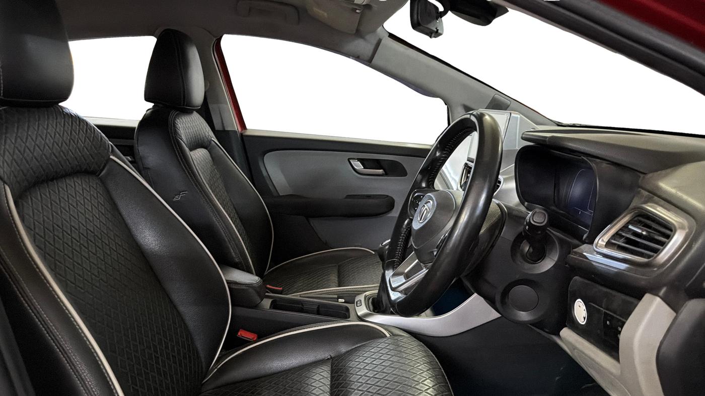 2020 Tata ALTROZ XZ PETROL, Petrol, Manual, 96,492 km, Right Side Front Door Cabin