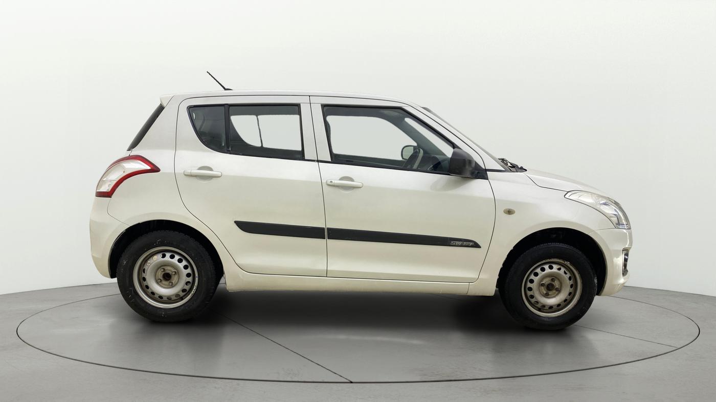 2016 Maruti Swift LXI, CNG, Manual, 95,263 km, Right Side View