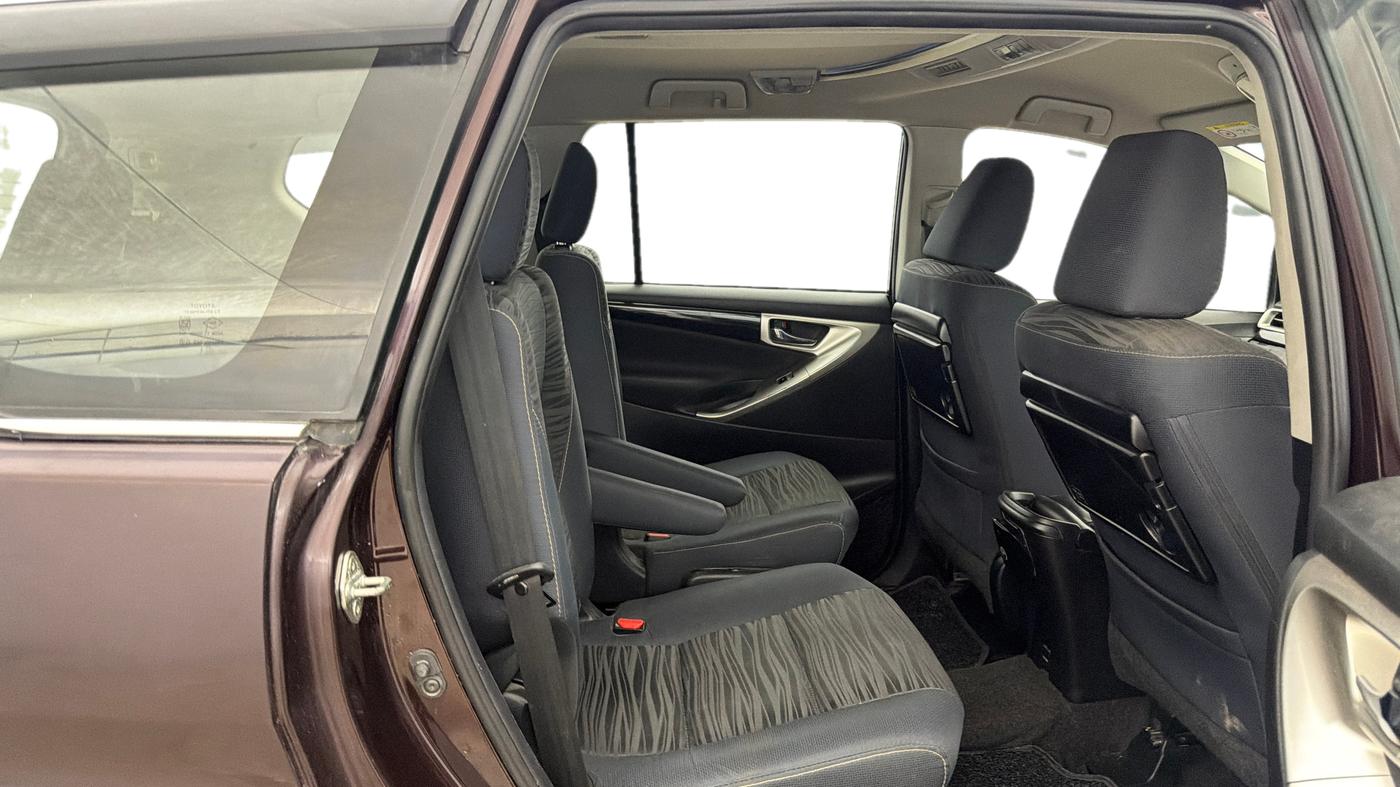 2022 Toyota Innova Crysta 2.7 VX 7 STR, Petrol, Manual, 67,894 km, Right Side Rear Door Cabin
