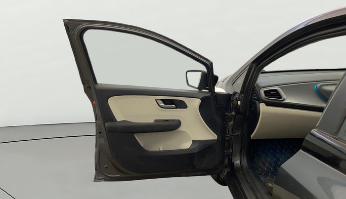 2022 Tata ALTROZ XZ PETROL, Petrol, Manual, 68,325 km, LHS Front Door