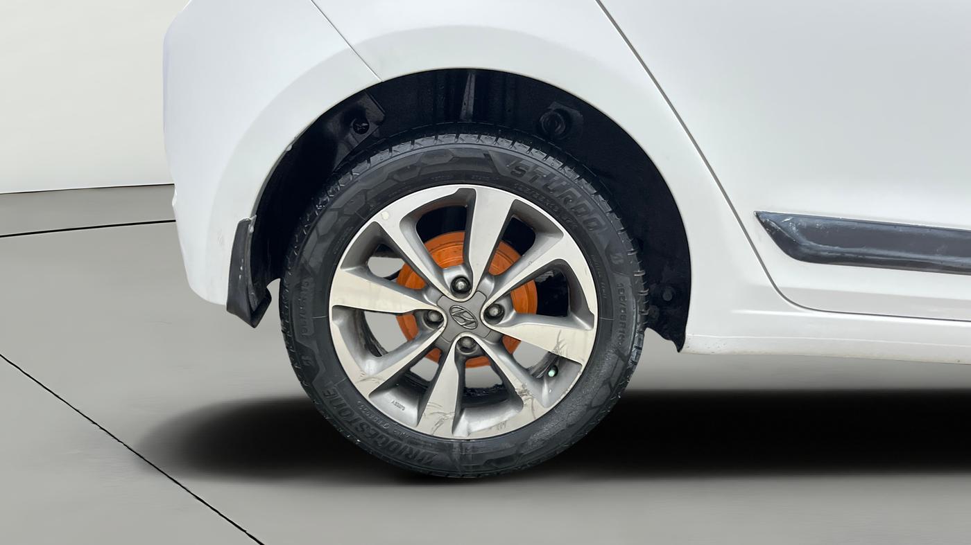 2015 Hyundai Elite i20 ASTA 1.2, Petrol, Manual, 50 km, Right Rear Wheel