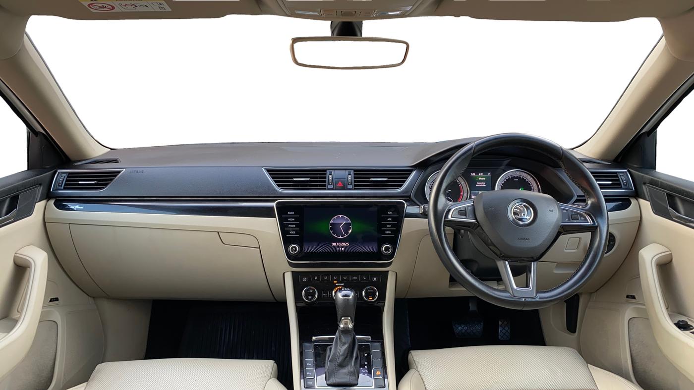 2018 Skoda Superb L&K 1.8 TSI AT, Petrol, Automatic, 82,371 km, Dashboard