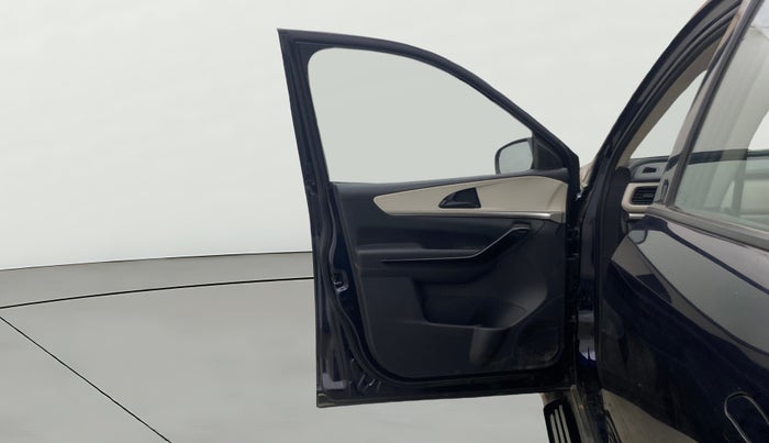 2023 Mahindra XUV700 AX 5 P AT 5 STR, Petrol, Automatic, 21,340 km, LHS Front Door