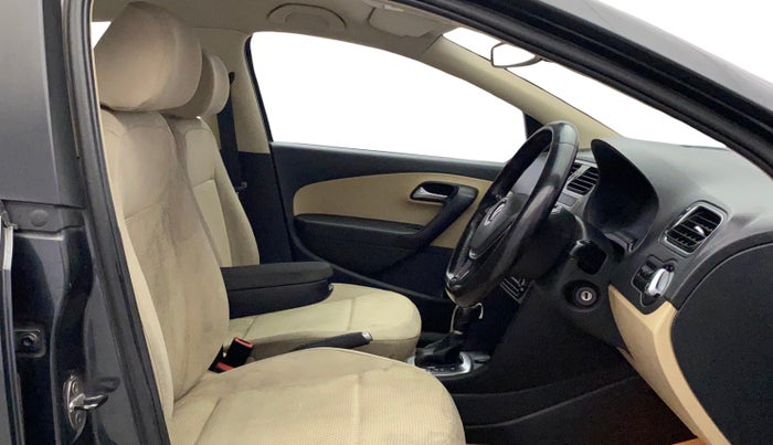 2016 Volkswagen Ameo HIGHLINE PLUS 1.5L AT 16 ALLOY, Diesel, Automatic, 1,07,334 km, Right Side Front Door Cabin