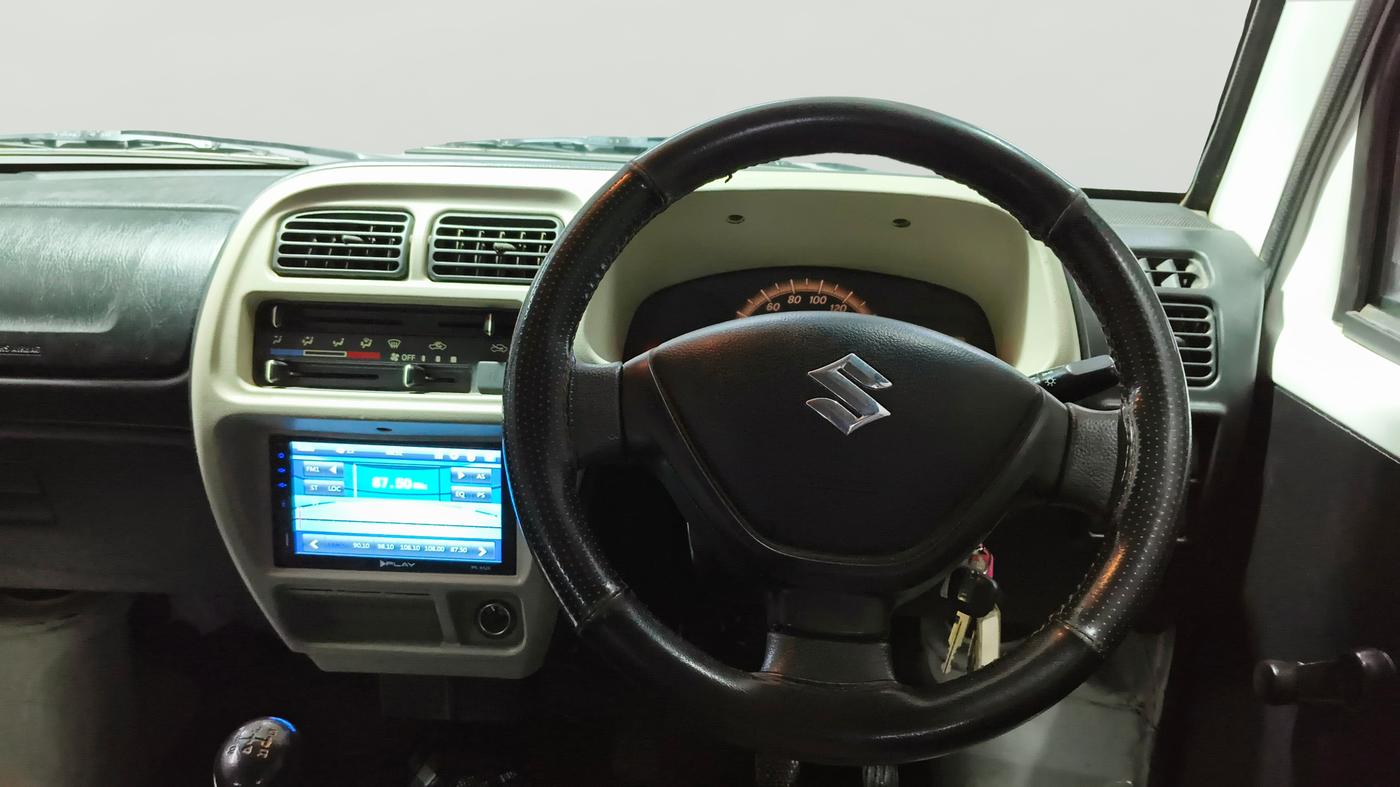 2022 Maruti Eeco 7 STR STD(O), Petrol, Manual, 47,917 km, Steering Wheel Close Up