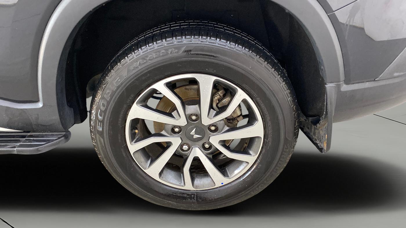 2023 Mahindra SCORPIO-N Z8 PETROL AT 7 STR, Petrol, Automatic, 7,560 km, Left Rear Wheel