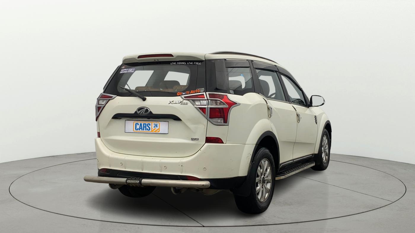 2020 Mahindra XUV500 W9, Diesel, Manual, 1,11,960 km, Right Back Diagonal