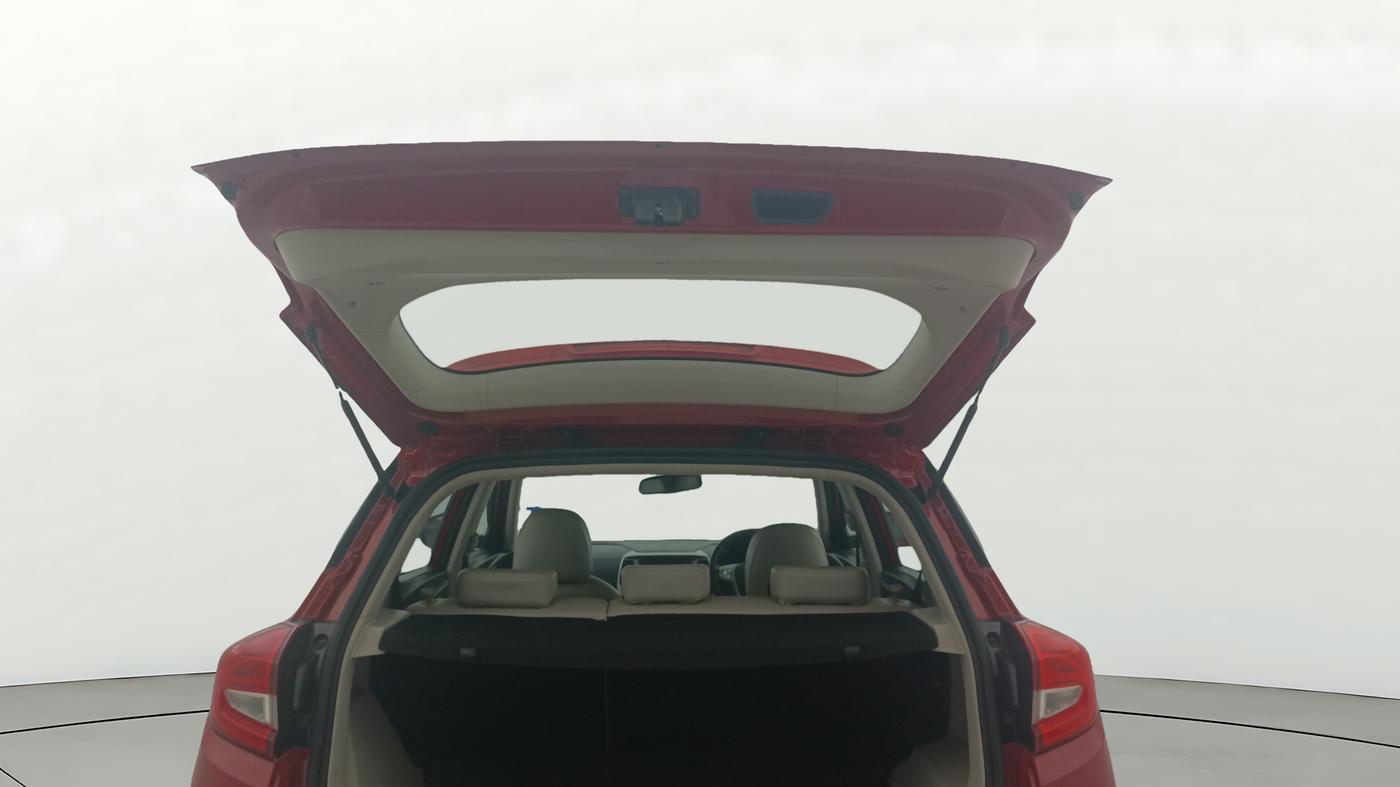2021 Mahindra XUV300 W8 (O) 1.2 PETROL AMT, Petrol, Automatic, 66,293 km, Boot Door Open