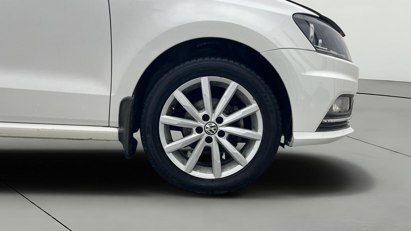 2017 Volkswagen Ameo HIGHLINE1.2L PLUS 16 ALLOY, Petrol, Manual, 71,867 km, Right Front Wheel