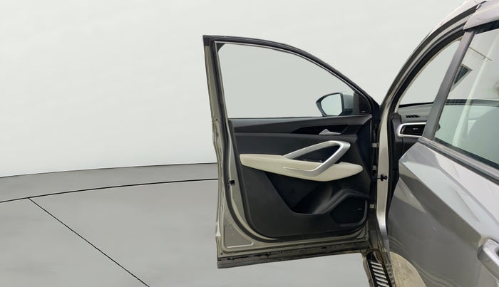 2022 MG HECTOR PLUS SUPER 1.5 PETROL TURBO HYBRID MT 7-STR, Petrol, Manual, 22,736 km, LHS Front Door