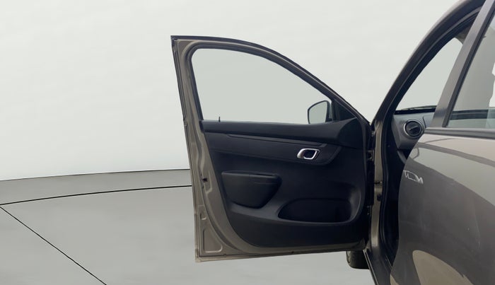 2018 Renault Kwid RXT 1.0 AMT, Petrol, Automatic, 22,451 km, LHS Front Door