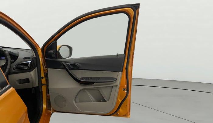 2016 Tata Tiago XT PETROL, Petrol, Manual, 60,689 km, RHS Front Door