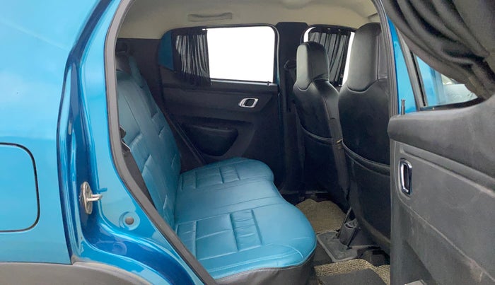 2023 Renault Kwid CLIMBER AMT 1.0, CNG, Automatic, 31,271 km, Right Side Rear Door Cabin