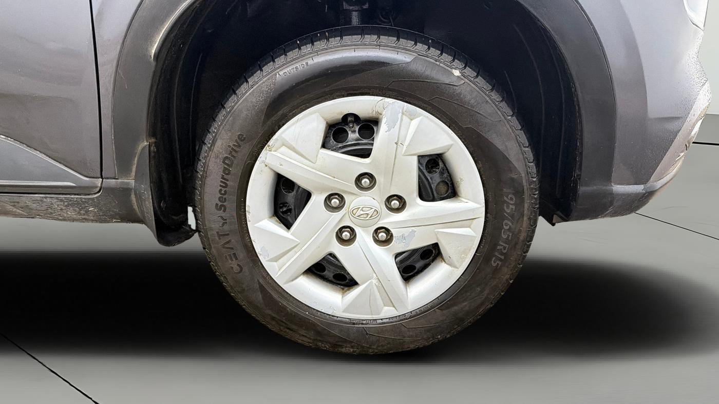 2021 Hyundai VENUE S 1.2, Petrol, Manual, 89,300 km, Right Front Wheel