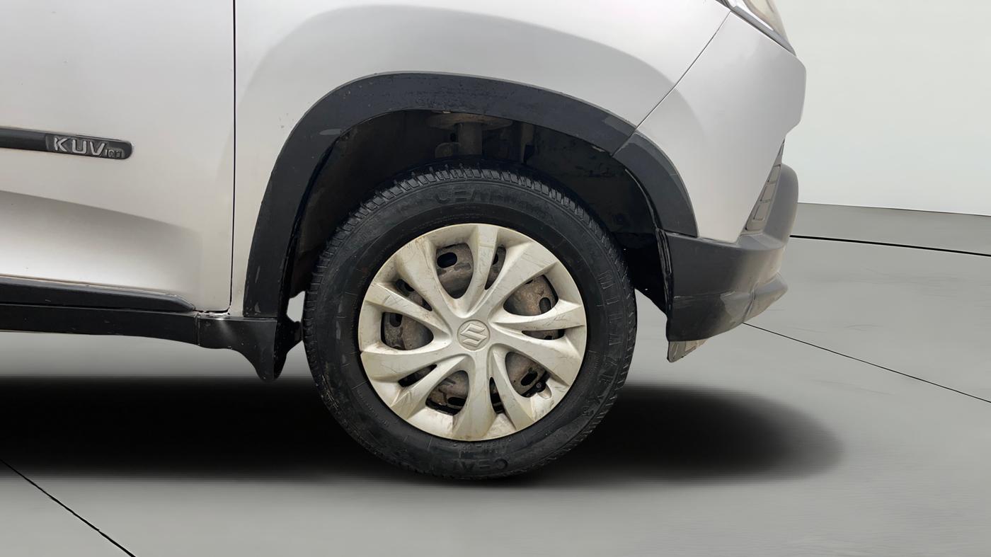 2016 Mahindra Kuv100 K6 D 6 STR, Diesel, Manual, 88,529 km, Right Front Wheel