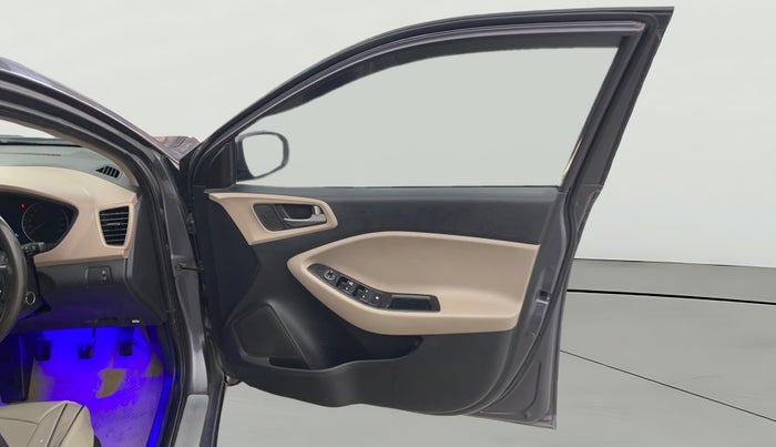 2018 Hyundai Elite i20 MAGNA EXECUTIVE 1.2, Petrol, Manual, 1,23,137 km, RHS Front Door