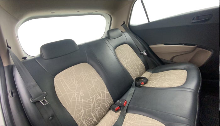 2017 Hyundai Grand i10 MAGNA 1.2 KAPPA VTVT, Petrol, Manual, 82,417 km, Right Side Rear Door Cabin